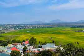 Những miệng núi lửa âm ở Pleiku