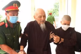 Triệu tập 2 luật sư từng bào chữa cho các bị cáo ở 'Tịnh thất Bồng Lai'