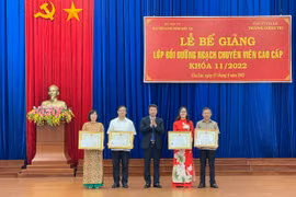 Xây dựng đội ngũ trí thức 15 năm nhìn lại - Kỳ cuối: Cần những giải pháp bền vững