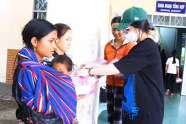 Những nghĩa cử ấm lòng người bệnh