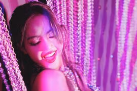 Lisa (BlackPink) tung bộ ảnh nóng bỏng ở câu lạc bộ thoát y