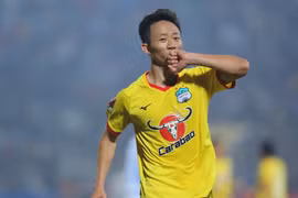 Bất ngờ với cầu thủ tiến bộ dưới sự dẫn dắt của huấn luyện viên Kiatisak