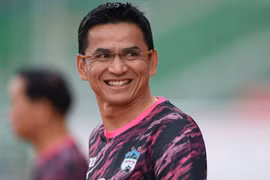 HLV Kiatisak "chấm" xong người thay Tuấn Anh, Minh Vương ở HAGL