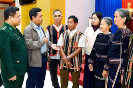 Cầu nối gắn kết ý Đảng-lòng dân