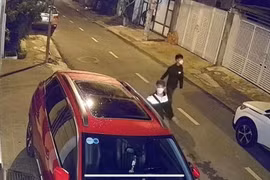 Nhiều xe con bị đập kính trộm tài sản khi để qua đêm ở Buôn Ma Thuột