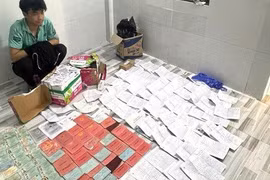 Triệt phá 2 nhóm cho vay nặng lãi, uy hiếp con nợ bằng... keo 502