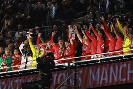 Man United vô địch Carabao Cup