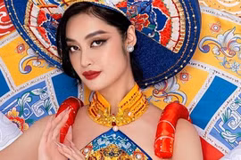 Nông Thúy Hằng hé lộ trang phục dân tộc