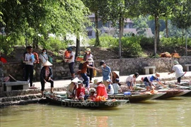 Du lịch Ninh Bình đa dạng hóa tour, tuyến để 'níu chân' du khách