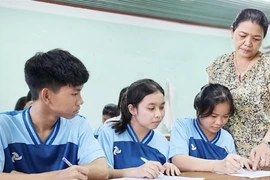 Những dấu lặng miền sơn cước: Những đốm lửa hy vọng