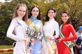 Dàn mỹ nhân Miss Grand International 2023 khoe sắc với áo dài