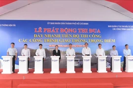 TPHCM: Các dự án hạ tầng thi công xuyên Tết, phấn đấu năm 2024 hoàn thành 38 dự án