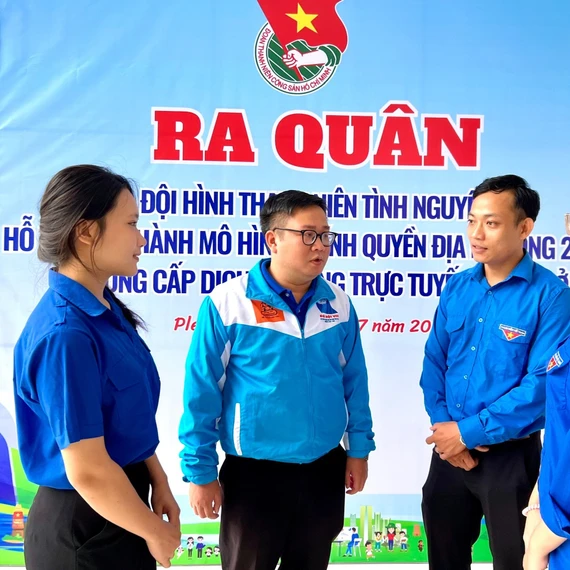 135 đội hình thanh niên tình nguyện ra quân hỗ trợ chính quyền 2 cấp