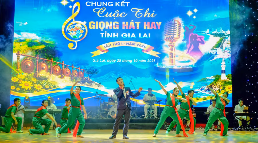 cac-thi-sinh-tranh-tai-tai-vong-chung-ket-cuoc-thi-giong-hat-hay-tinh-gia-lai-lan-thu-i-nam-2026-dien-ra-toi-24-10-tai-trung-tam-hoi-nghi-tinh-2.jpg