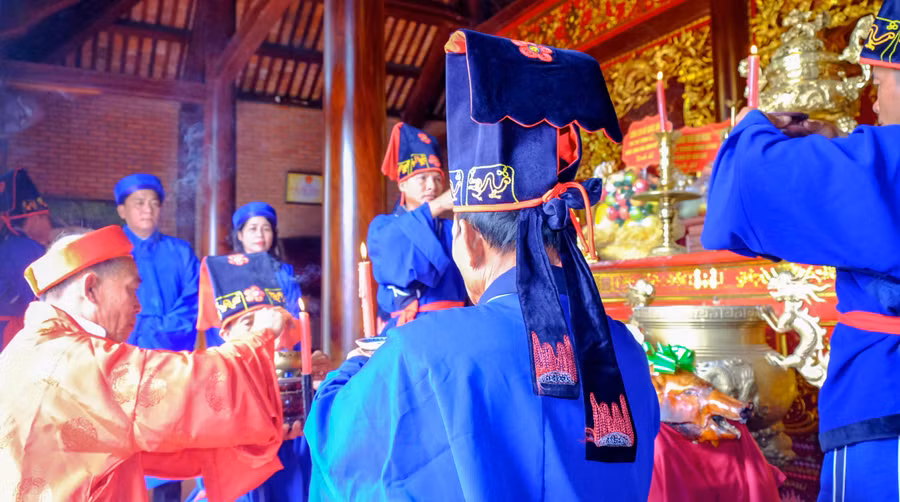 thuc-hien-nghi-le-co-truyen-tai-le-khan-cao-gio-hoang-de-quang-trung-lan-thu-234-tai-dien-tho-tay-son-tam-kiet-khuon-vien-di-tich-an-khe-truong-1.jpg