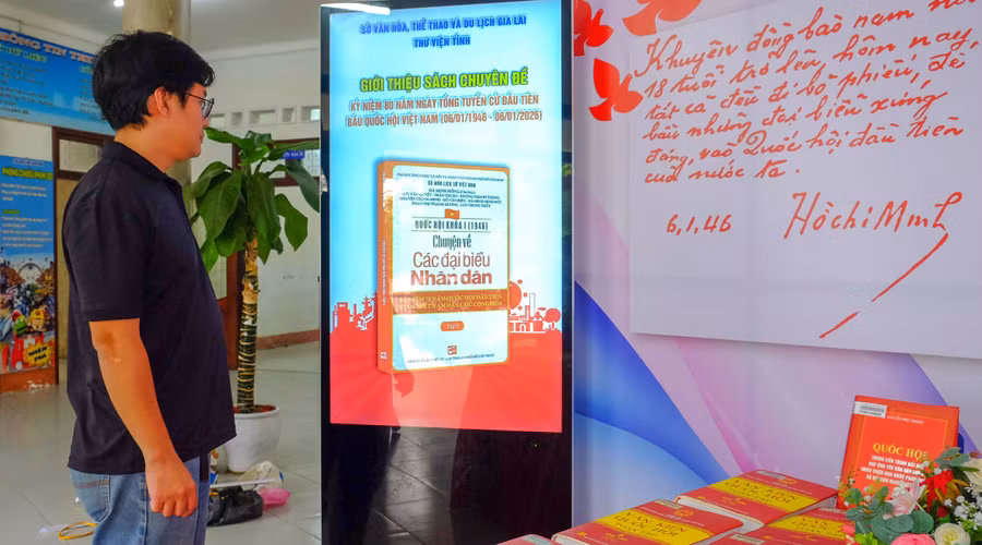 standee-dien-tu-gioi-thieu-sachjpg.jpg