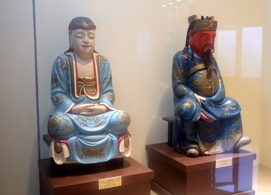 tuong-bo-tat-pho-hien-va-quan-cong-trung-bay-tai-bao-tang-quang-trungjpg.jpg