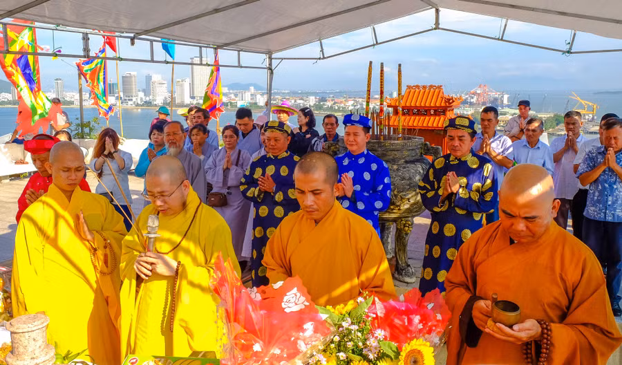nghi-thuc-tung-kinh-cau-quoc-thai-dan-anjpg.jpg