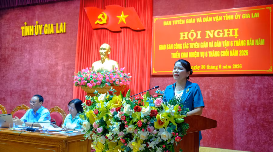 truong-ban-tuyen-giao-va-dan-van-tinh-uy-nguyen-thi-phong-vu-phat-bieu-ket-luan-hoi-nghi.jpg