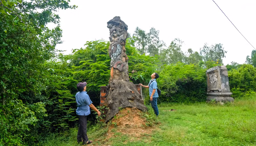 tru-bieu-tai-van-mieu-binh-dinhjpg.jpg