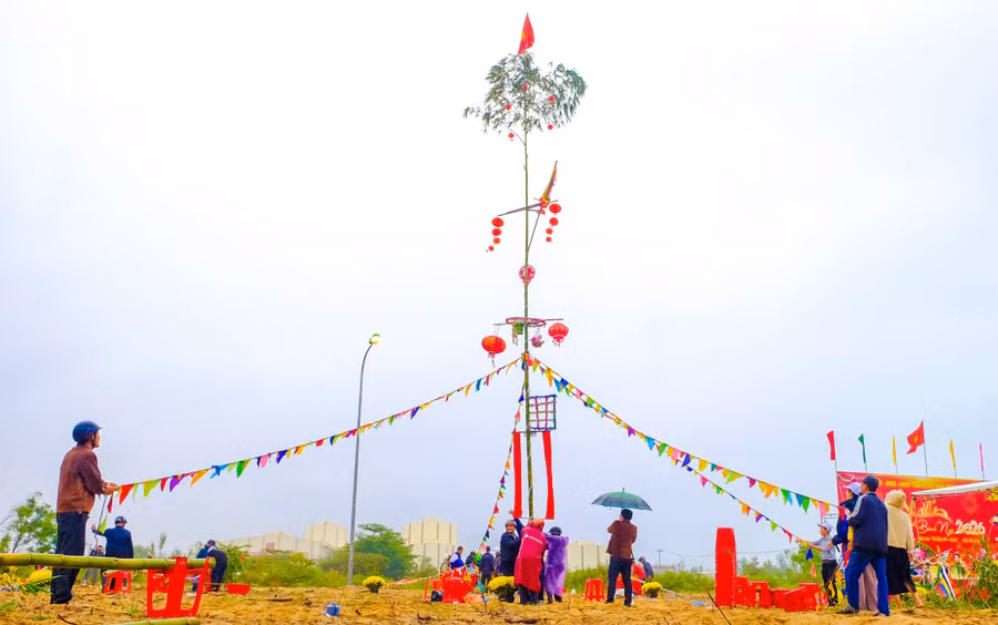 moi-cay-neu-dung-len-khong-chi-gop-them-sac-xuan-ma-con-mang-y-nghia-bao-ton-net-dep-van-hoa-co-truyen-cua-dan-tocjpg.jpg