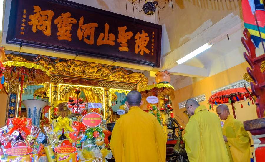 le-cung-an-vi-giac-linh-duc-thanh-tran-nhap-dien-tai-den-thojpg.jpg