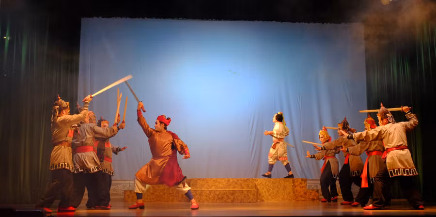 nhung-man-vu-dao-ket-hop-vo-thuat-trong-vo-tuong-tang-them-suc-hap-dan-cho-vo-dienjpg.jpg