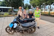 Cảnh sát giao thông truy bắt 2 đối tượng trộm cắp xe máy lúc rạng sáng. 