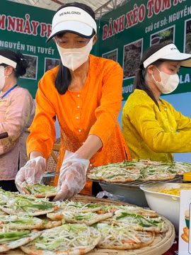 Bánh xèo tôm nhảy, trọn vị xứ Nẫu