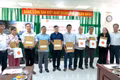 Trao trả hồ sơ, kỷ vật cán bộ đi B cho thân nhân các gia đình