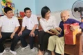 Phó Chủ tịch UBND tỉnh Nguyễn Thị Thanh Lịch thăm, tặng quà các gia đình chính sách