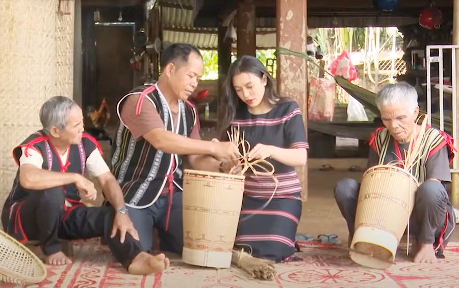 ia-phi-khoi-day-tiem-nang-du-lich-cong-dong.jpg