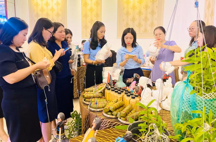 cac-san-pham-khoi-nghiep-thu-hut-nguoi-tieu-dung-tai-ngay-hoi-khoi-nghiep-tinh-gia-lai-nam-2024-anh-td.jpg