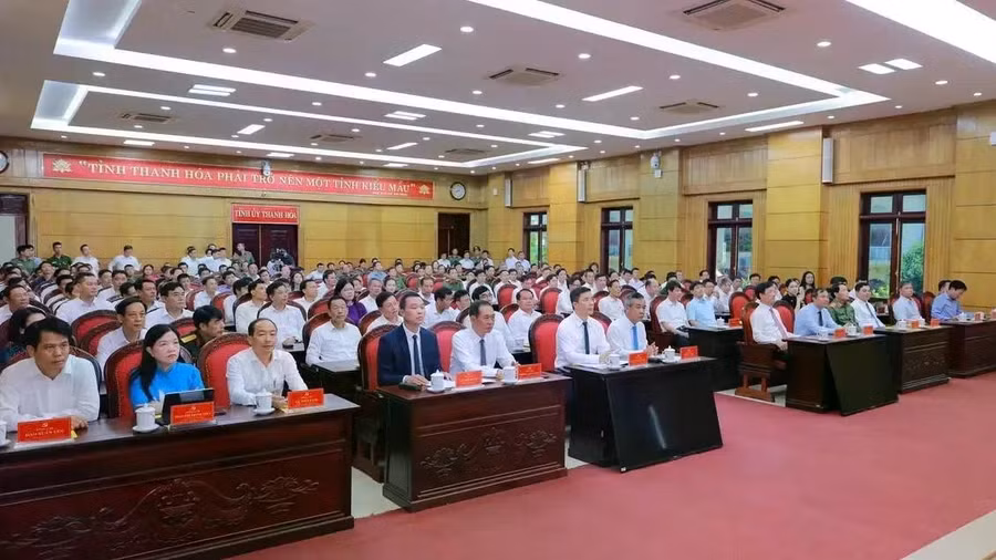 Lễ công bố quyết định của Ban Bí thư về công tác cán bộ được kết nối trực tuyến với 166 xã, phường trên địa bàn tỉnh Thanh Hóa
