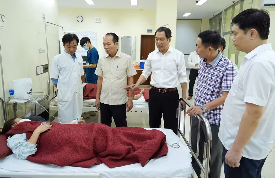 Số công nhân Công ty Scavi Huế bị nghi ngộ độc buộc phải can thiệp y tế đã tăng lên hơn 170 người.