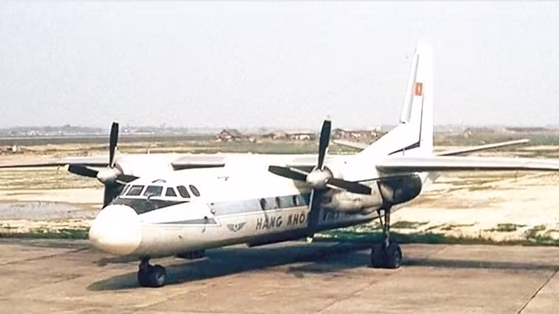 phut-giay-sinh-tu-cua-nguoi-chien-si-an-ninh-hang-khong.jpg