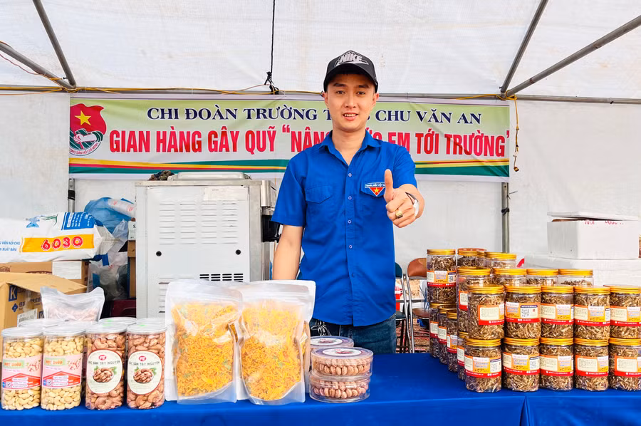 thay-nguyen-quoc-nguyen-mot-trong-nhung-doan-vien-tich-cuc-tham-gia-gay-quy-cho-chi-doan-anh-hoang-hoai.jpg