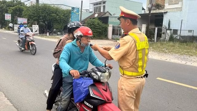 Lực lượng CSGT Công an tỉnh Bình Định tuần tra, kiểm soát, đảm bảo ATGT trên các tuyến đường