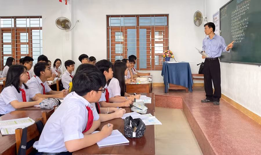 truong-khong-chuyen.jpg