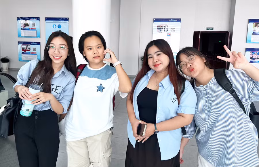 nhom-4-sinh-vien-cua-truong-dai-hoc-fpt-thuc-hien-du-an-toa-do-cong-chieng-anh-nvcc.jpg