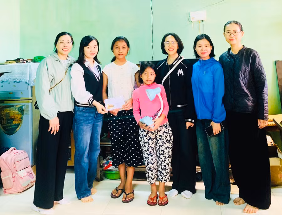 du-an-nuoi-em-thanh-tai-duoc-thanh-lap-nham-giup-cac-em-hoc-sinh-co-hoan-canh-kho-khan-vung-buoc-den-truong.jpg