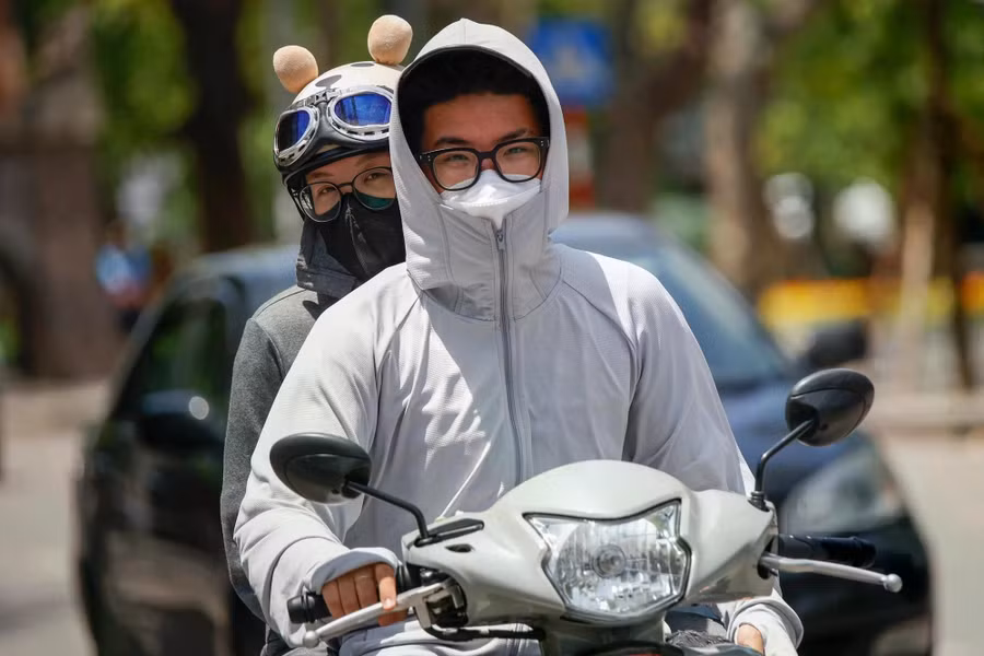 Miền Bắc nắng nóng 2 ngày cuối tuần, sau đó có mưa giông trong nhiều ngày tới