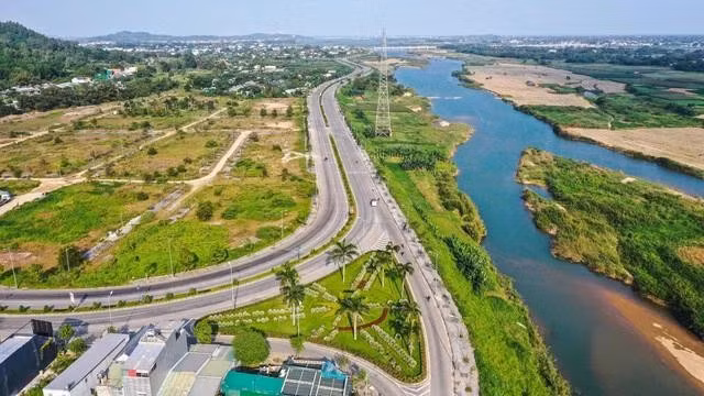 Do thị trường bất động sản trầm lắng, nhiều cơ sở nhà, đất tỉnh Quảng Ngãi đấu giá không có người mua nên thu tiền sử dụng đất đạt 15,6%