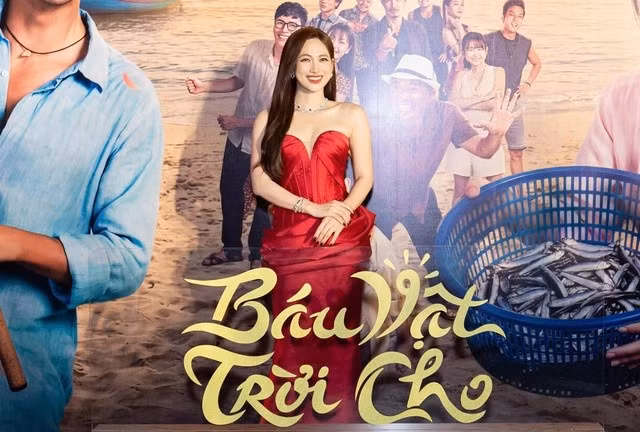 Phương Anh Đào được khán giả nhận xét sở hữu đường nét hài hòa, phù hợp với nhiều phong cách hình ảnh khác nhau. Ảnh: NSX BÁU VẬT TRỜI CHO
