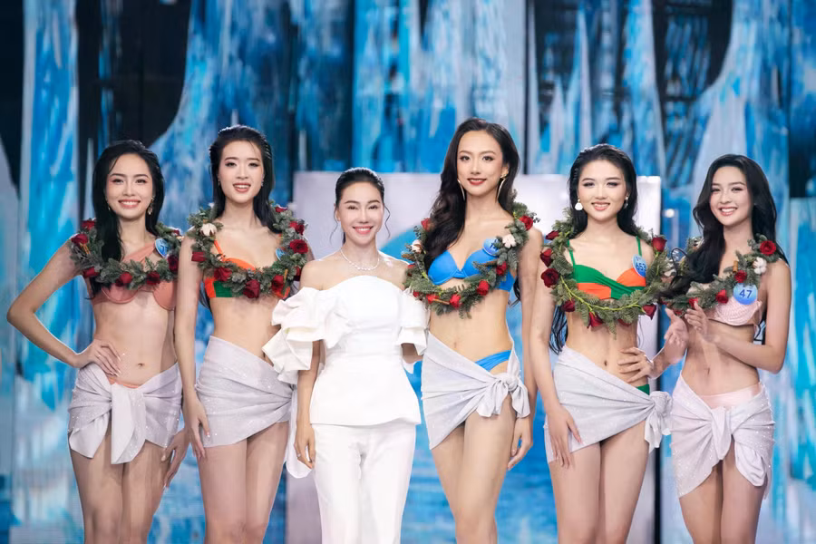 Bà Phạm Kim Dung - Trưởng ban tổ chức Hoa hậu Quốc gia Việt Nam 2024 cùng Top 5 Người đẹp thời trang