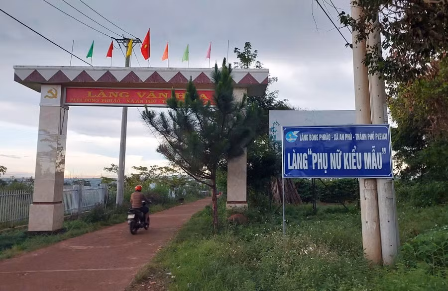 lang-bong-phrao-xa-an-phu-da-dat-chuan-nong-thon-moi-8259.jpg