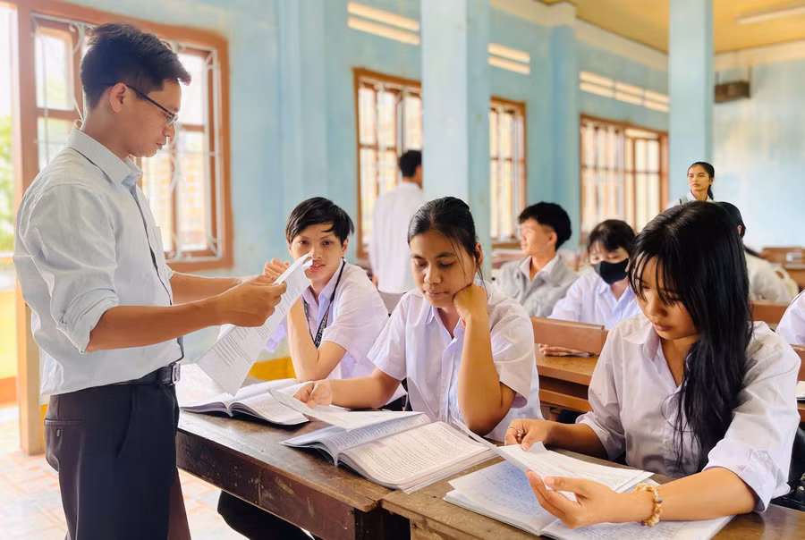 trung-tam-da-co-nhieu-giai-phap-on-tap-rieng-biet-cho-hoc-sinh-tranh-nguy-co-hong-tot-nghiep-anh-mk.jpg