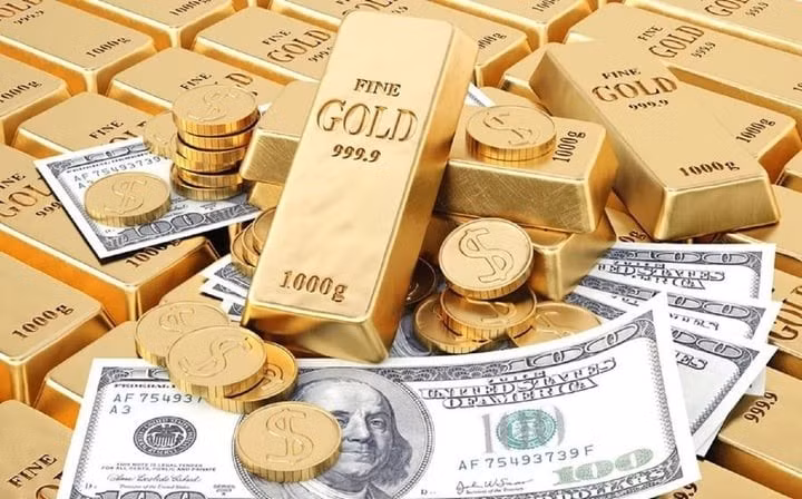 Giá vàng và USD có mối quan hệ tỷ lệ nghịch. (Ảnh minh họa).
