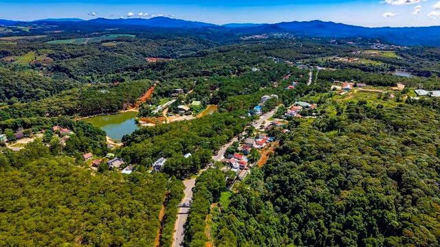 Trung tâm xã Măng Đen, nơi sắp có sân bay nội địa
