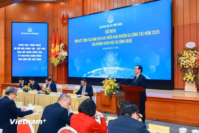 Bộ trưởng Bộ Khoa học và Công nghệ Huỳnh Thành Đạt phát biểu tại Hội nghị. (Ảnh: Minh Sơn/Vietnam+)